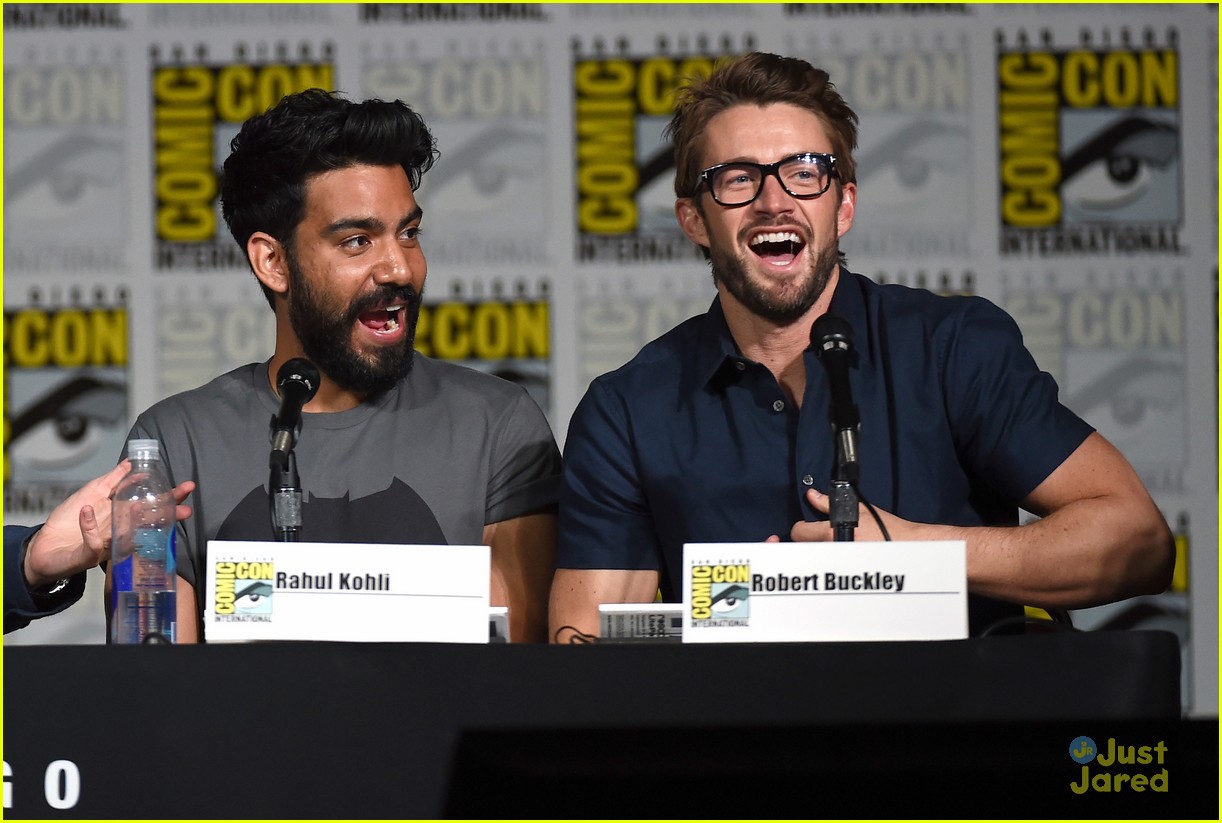 Rose McIver & Rahul Kohli Bring 'iZombie' To Comic-Con 2015 | Photo ...