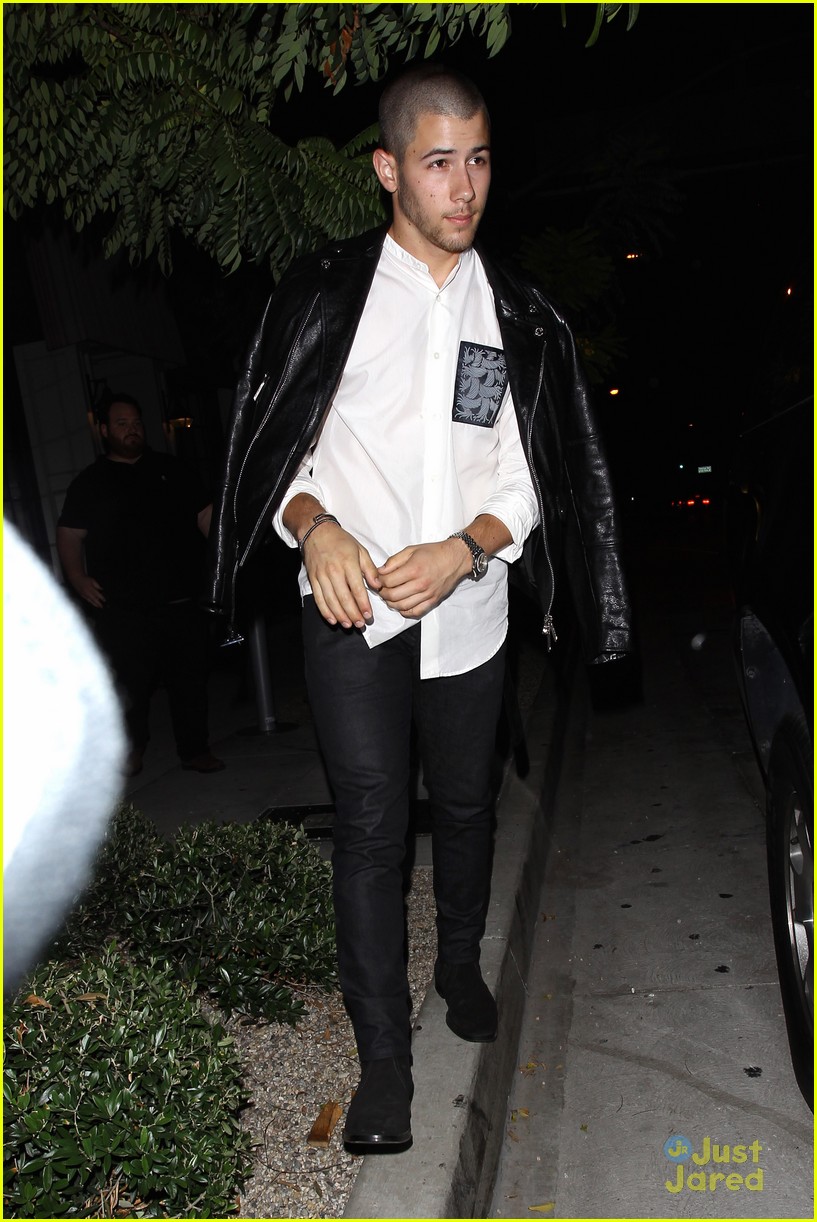 Nick Jonas & Ex Olivia Culpo Dine Across The Street From Each Other In ...