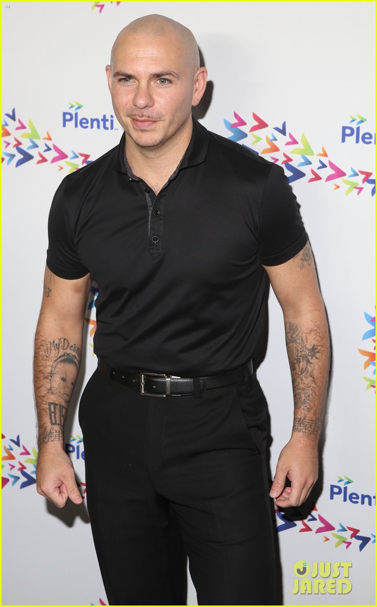 nick jonas gets support from brother kevin wife danielle deleasa at plentitogether live 12