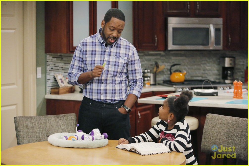 Ross Butler Returns As Brett On 'K.C. Undercover' Tonight! | Photo ...