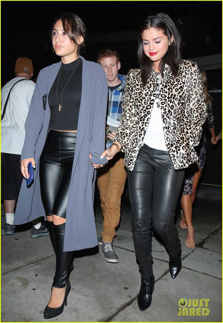 Selena Gomez & Francia Raisa Hold Hands for a Girls' Night Out | Photo