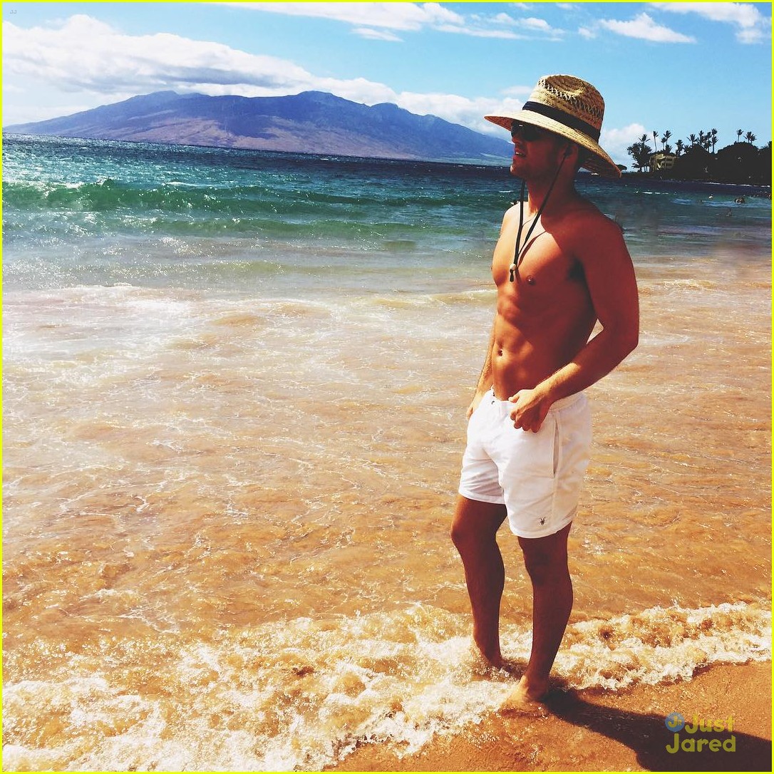 Spencer Boldman Heads To Hawaii After 'Lab Rats' Wraps | Photo 833744 ...