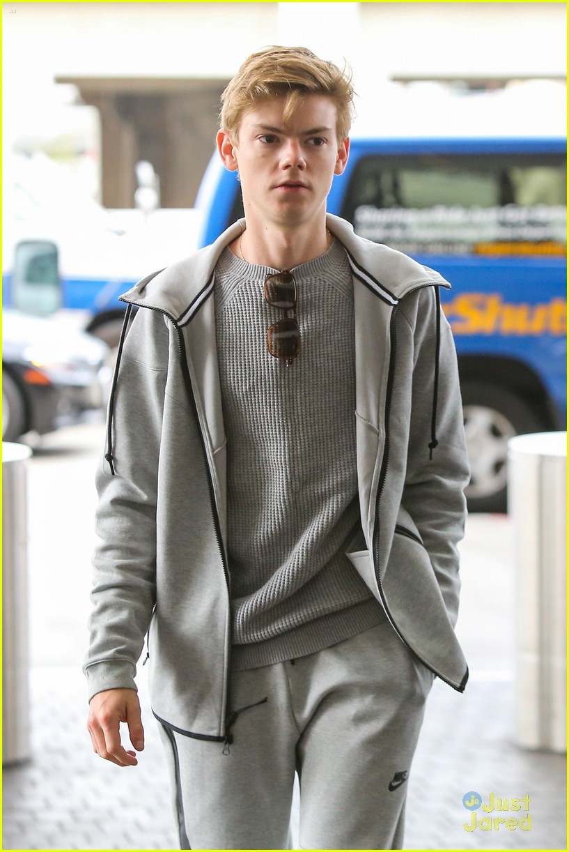 Full Sized Photo of thomas brodie sangster imdb age story lax airport 05 | Thomas  Brodie-Sangster Shares Funny Story About Looking Himself Up on IMDB | Just  Jared Jr.