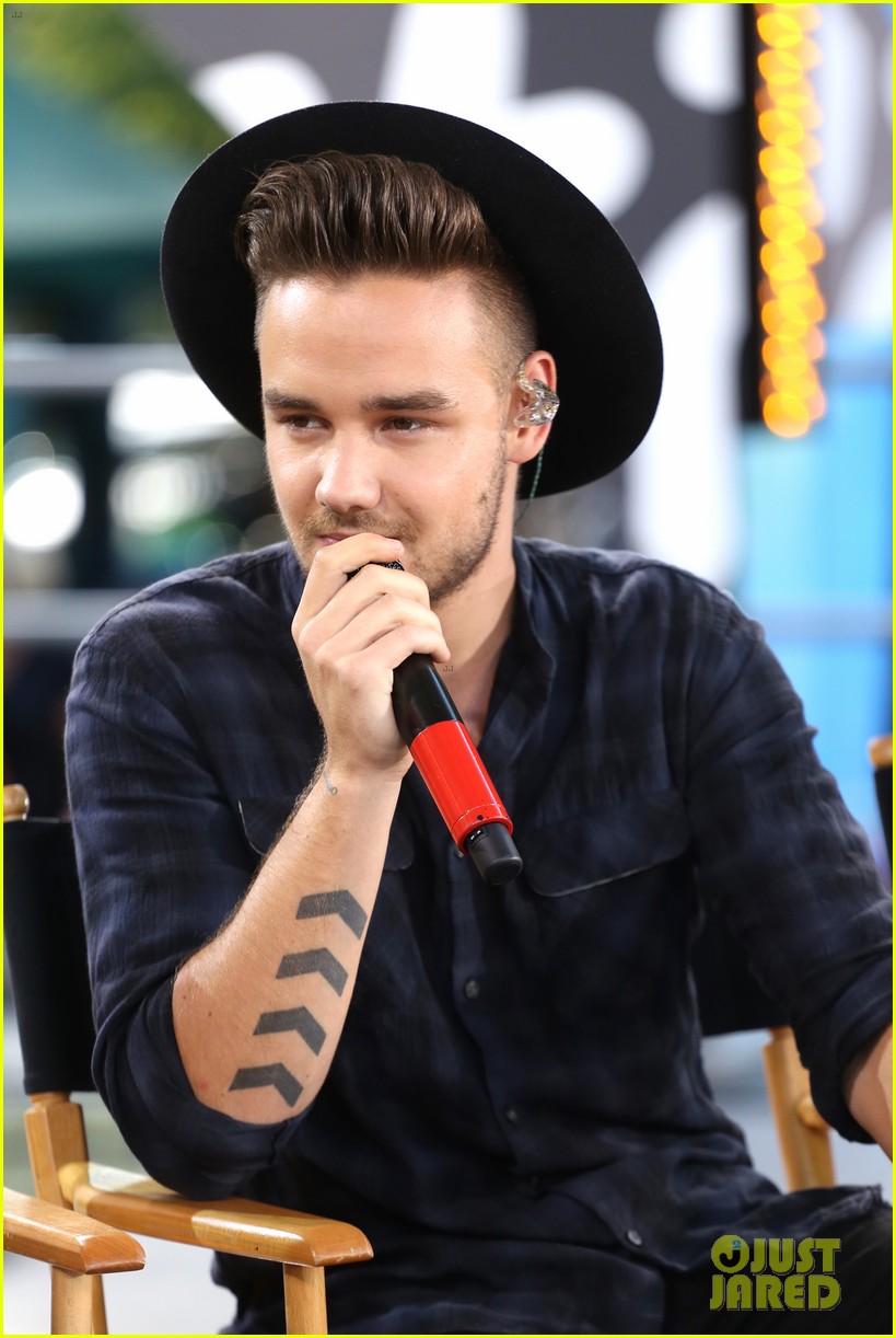 One Direction Performs New Single Drag Me Down On Good Morning America Watch Now Photo 