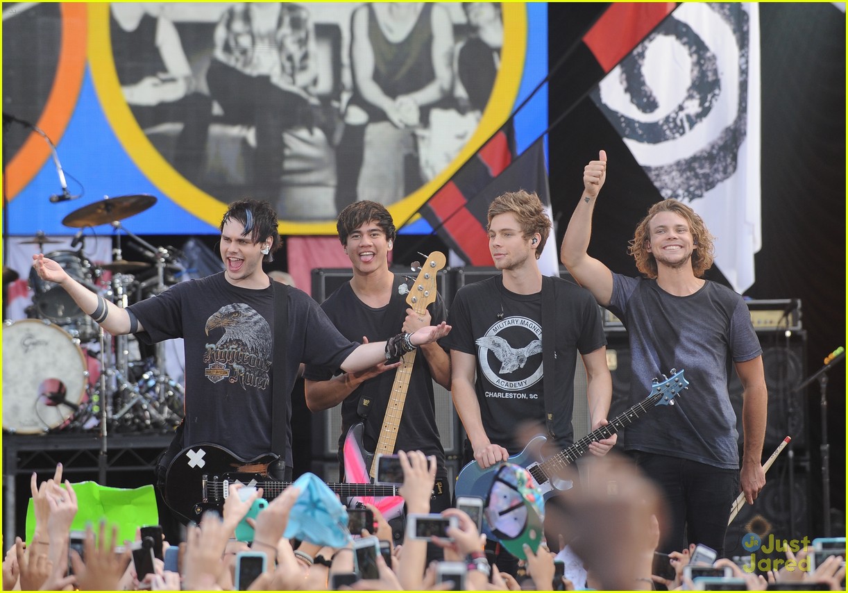 5 Seconds Of Summer Perform Epic Concert On Good Morning America Watch Their Performances Now 5859