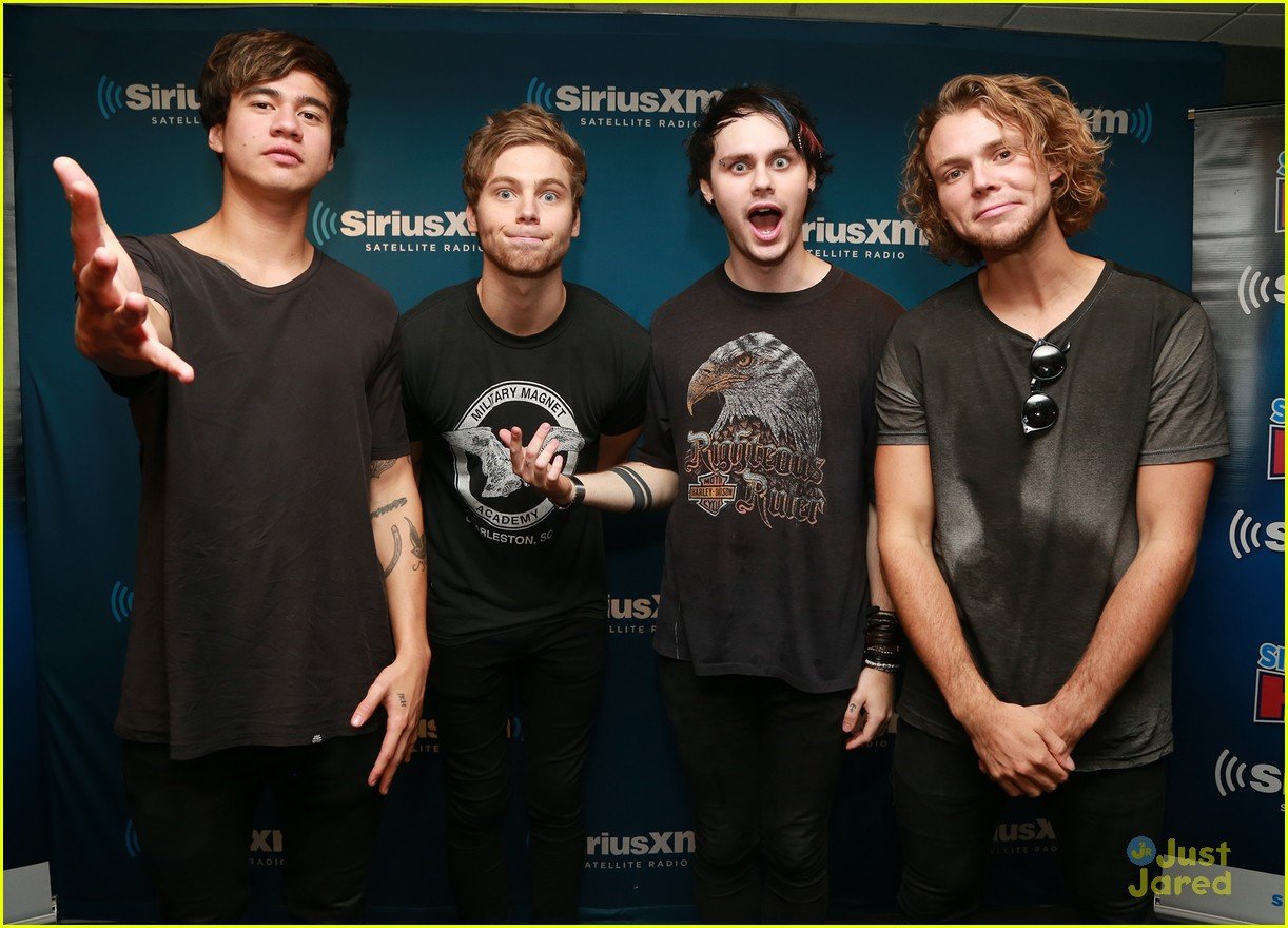 5 Seconds Of Summer Chill With Marnie The Dog At SiriusXM | Photo ...