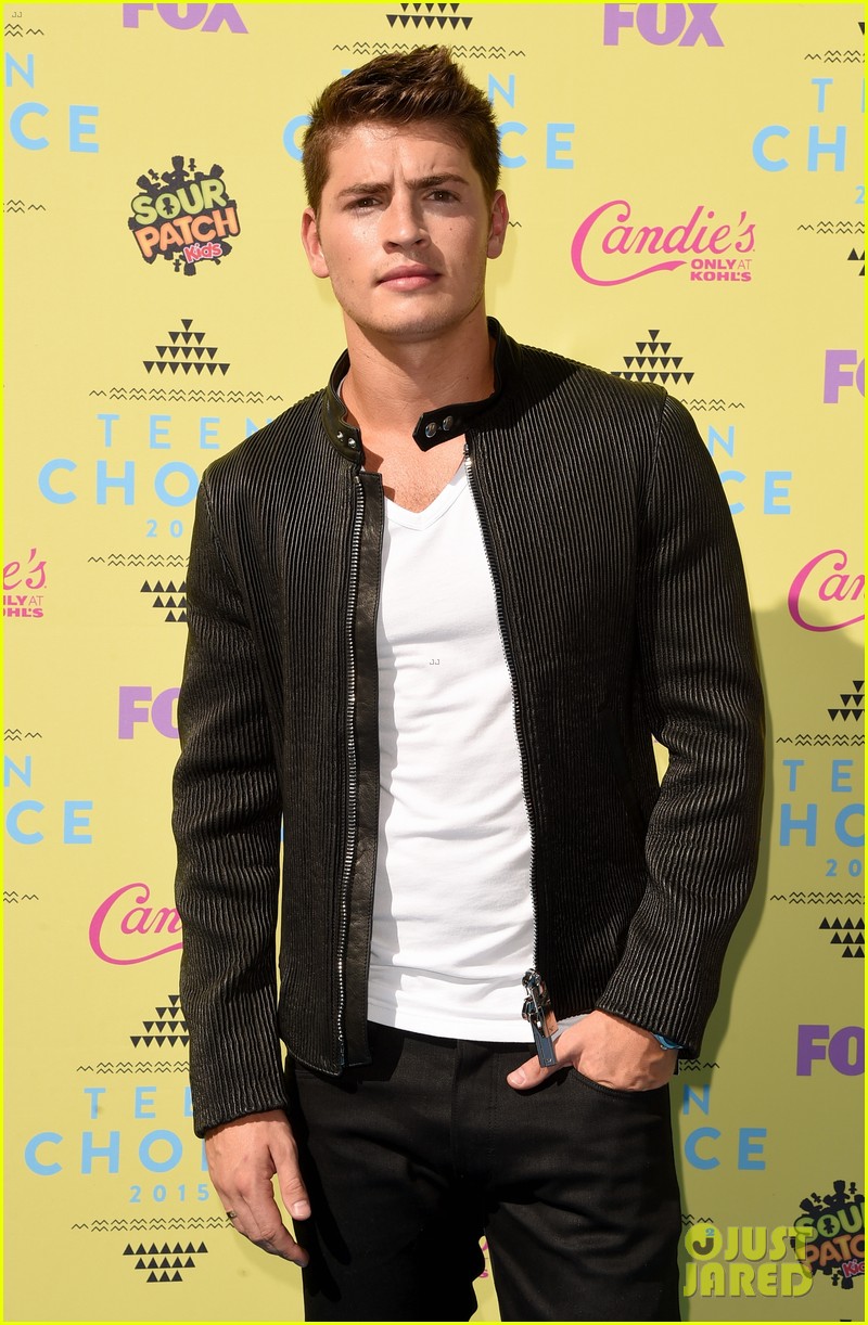 Full Sized Photo Of Bella Thorne Gregg Sulkin 2015 Teen Choice Awards 02 Bella Thorne And Gregg 