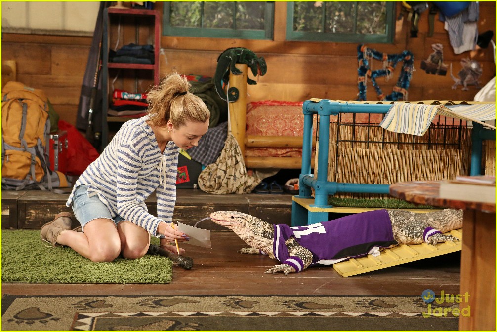 Full Sized Photo of bunkd smells camp spirit stills 10 Emma & Xander