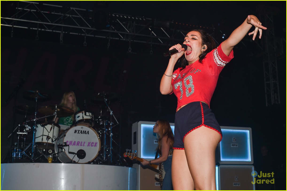 Charli Xcx To Launch Fashion Line With Boohoo Photo 857952 Photo