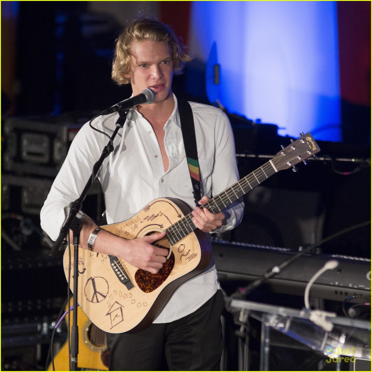 Cody Simpson Hands Over Twitter Account To Syrian Refugee For Share ...