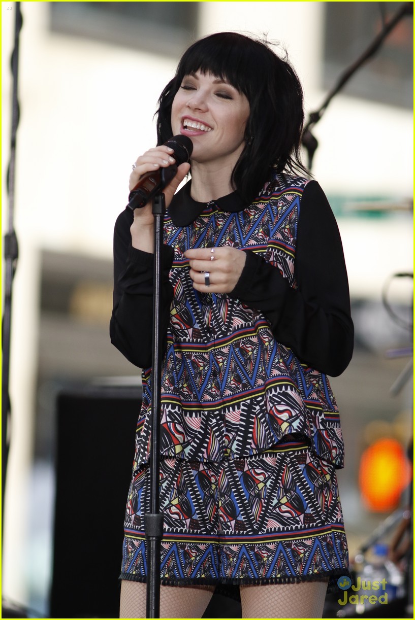 Full Sized Photo of carly rae jepsen emotion today fallon jetblue ...