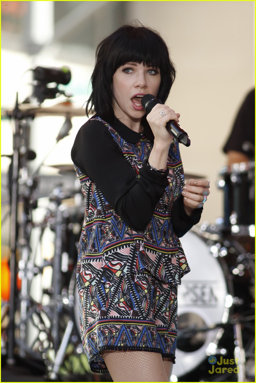 Carly Rae Jepsen Celebrates 'Emotion' Album Debut On 'Today' - Watch ...