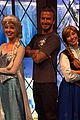 david beckham poses with elsa anna from frozen 04