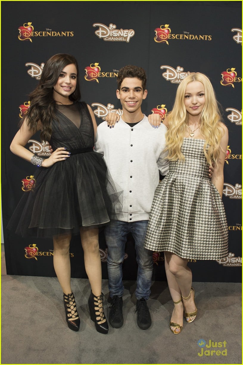 Dove Cameron Sofia Carson Perform Songs From Descendants At D23 See The Pics Photo 8511 Benjamin King Cameron Boyce D23 Descendants Dove Cameron Joey Bragg Kali Rocha Kenny Ortega