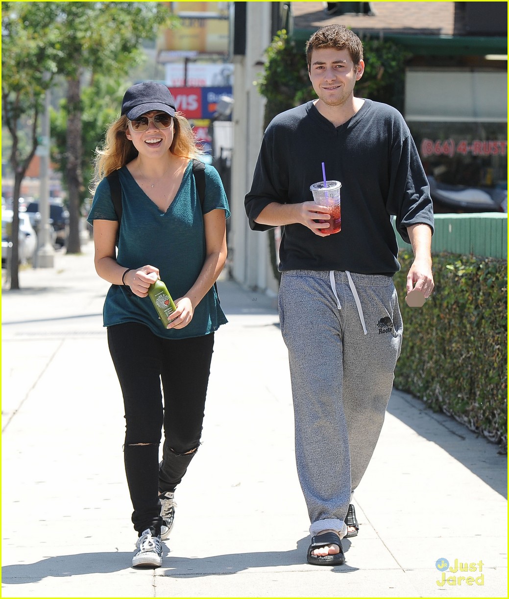 Jennette McCurdy Spends Time With 'Between' Co-Star Jesse Carere ...