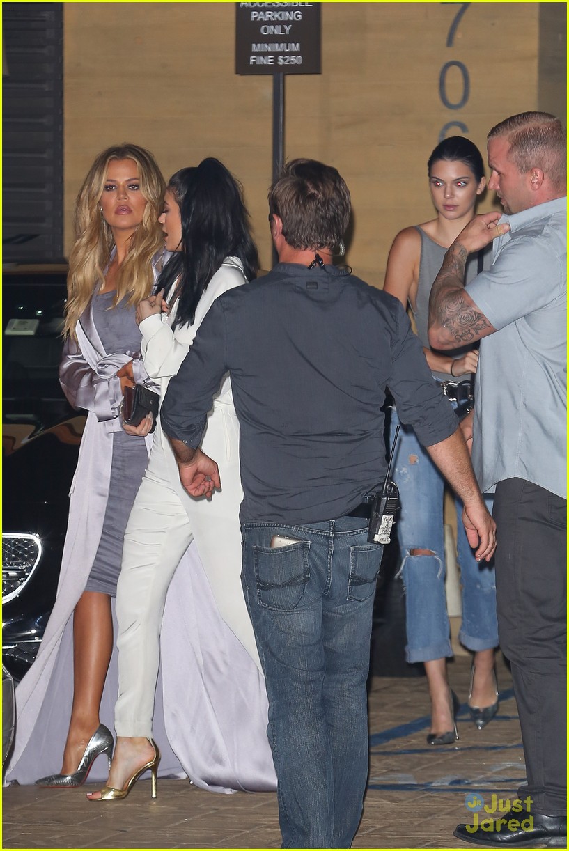 Full Sized Photo of kendall jenner goes casual chic for kylies 18th