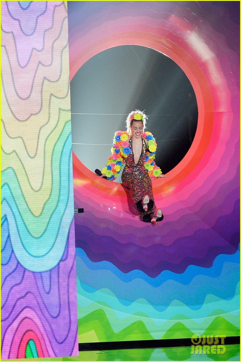 Miley Cyrus Delivers Her MTV VMAs 2015 Opening Monologue (Video