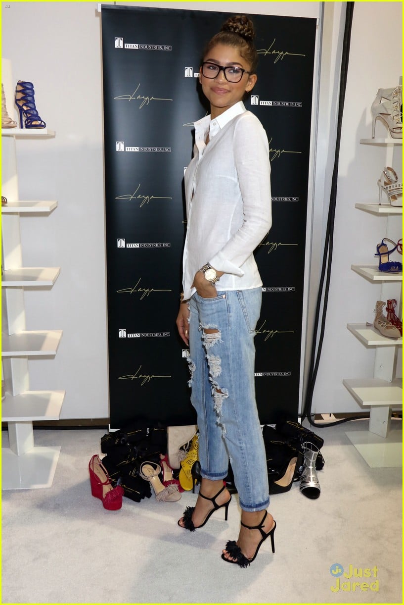Full Sized Photo of zendaya launch shoe daya las vegas 09 Zendaya