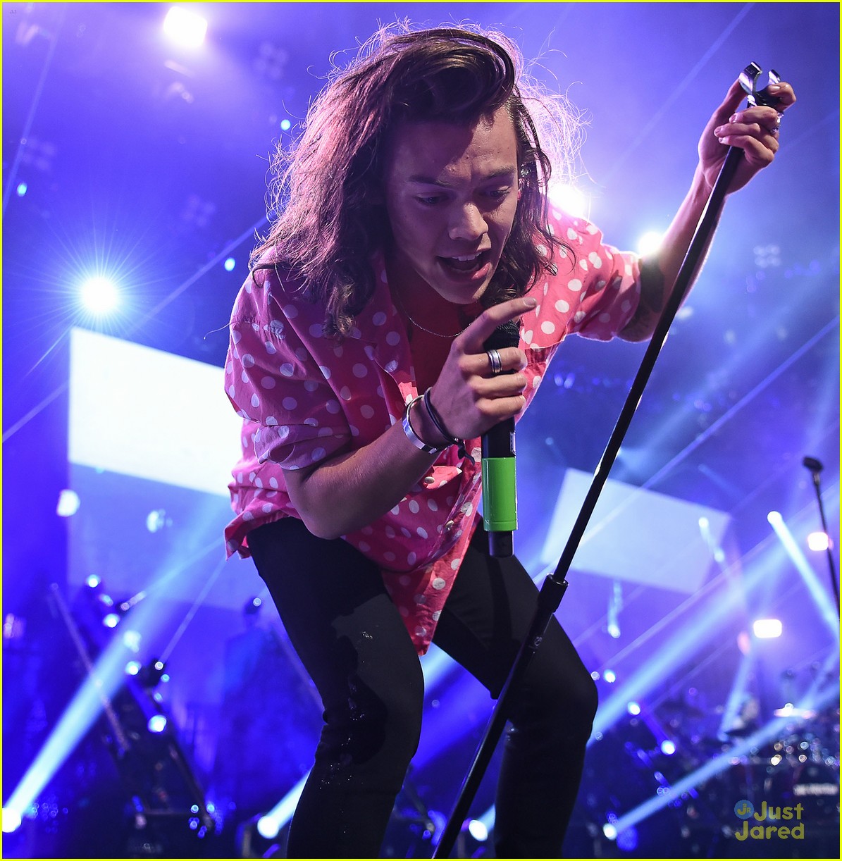 One Direction Play Apple Music Festival After Dropping New Song ...