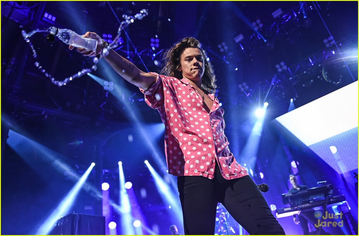 One Direction Play Apple Music Festival After Dropping New Song 'Infinity':  Photo 869816 | Harry Styles, Liam Payne, Louis Tomlinson, Niall Horan, One  Direction Pictures | Just Jared Jr.