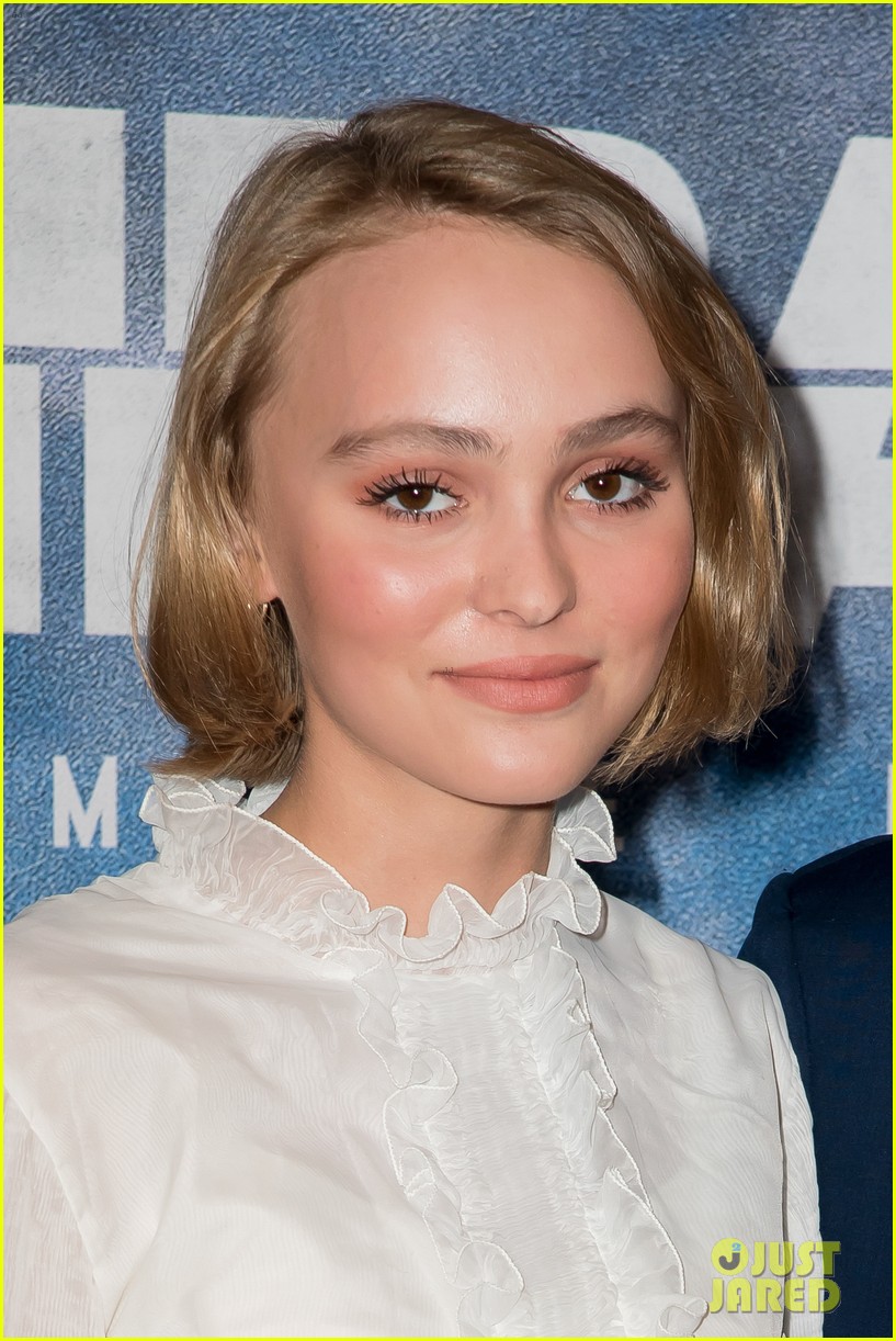 Lily-Rose Depp Goes Casual Chic on Red Carpet | Photo 872473 - Photo