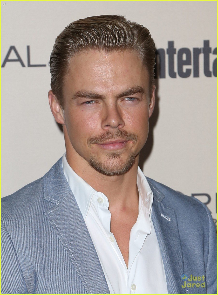 Kat Graham & Elizabeth Gillies Hit Up Entertainment Weeky's Pre-Emmy