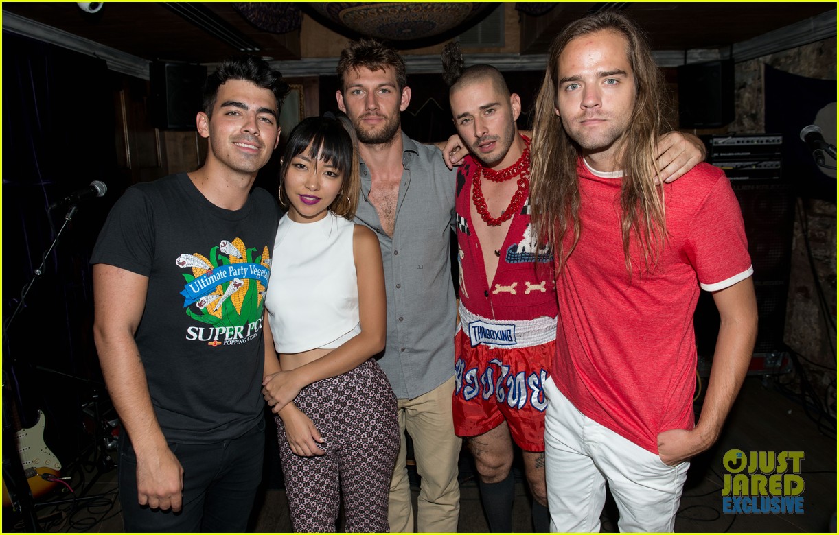 Full Sized Photo of joe jonas band dnce performs three new songs 04