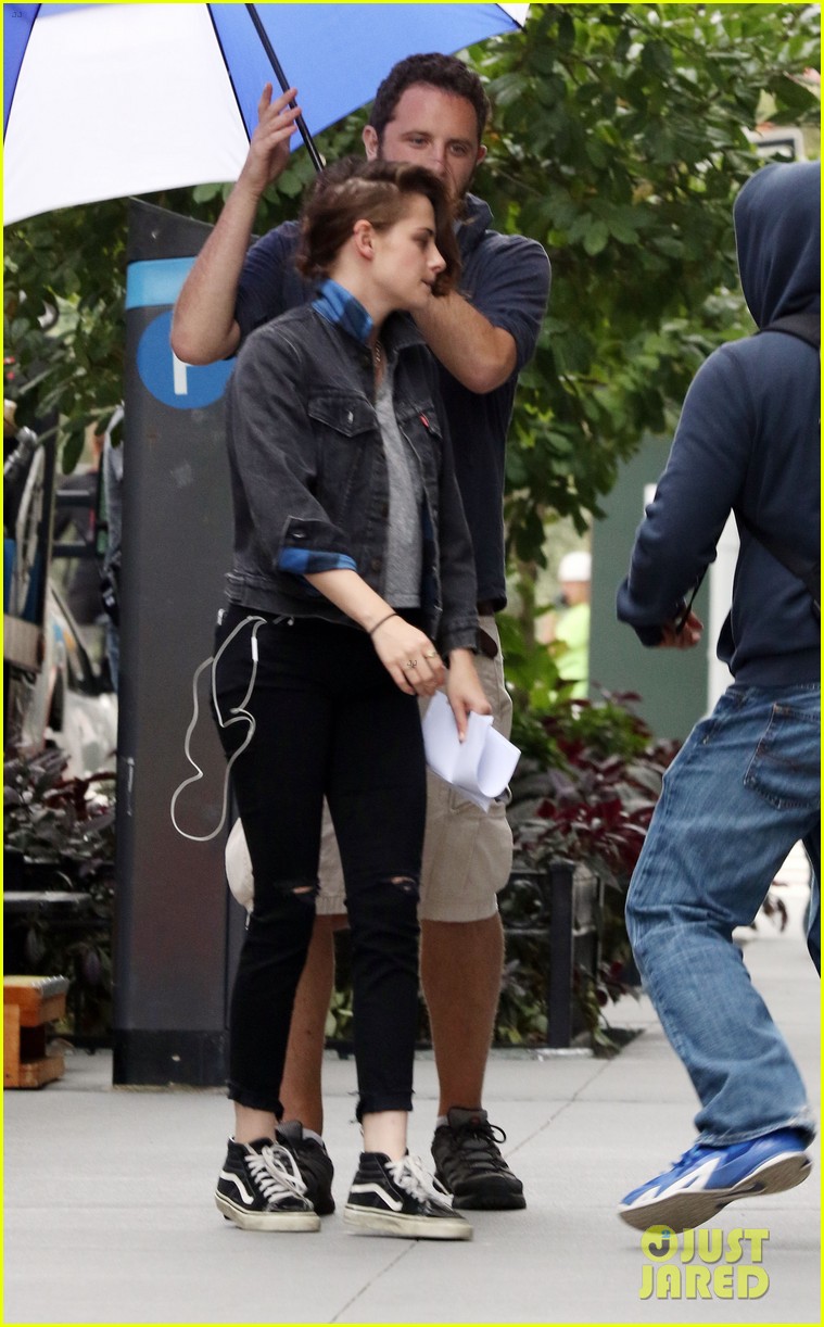 Full Sized Photo of kristen stewart woody allen filming movie nyc 24