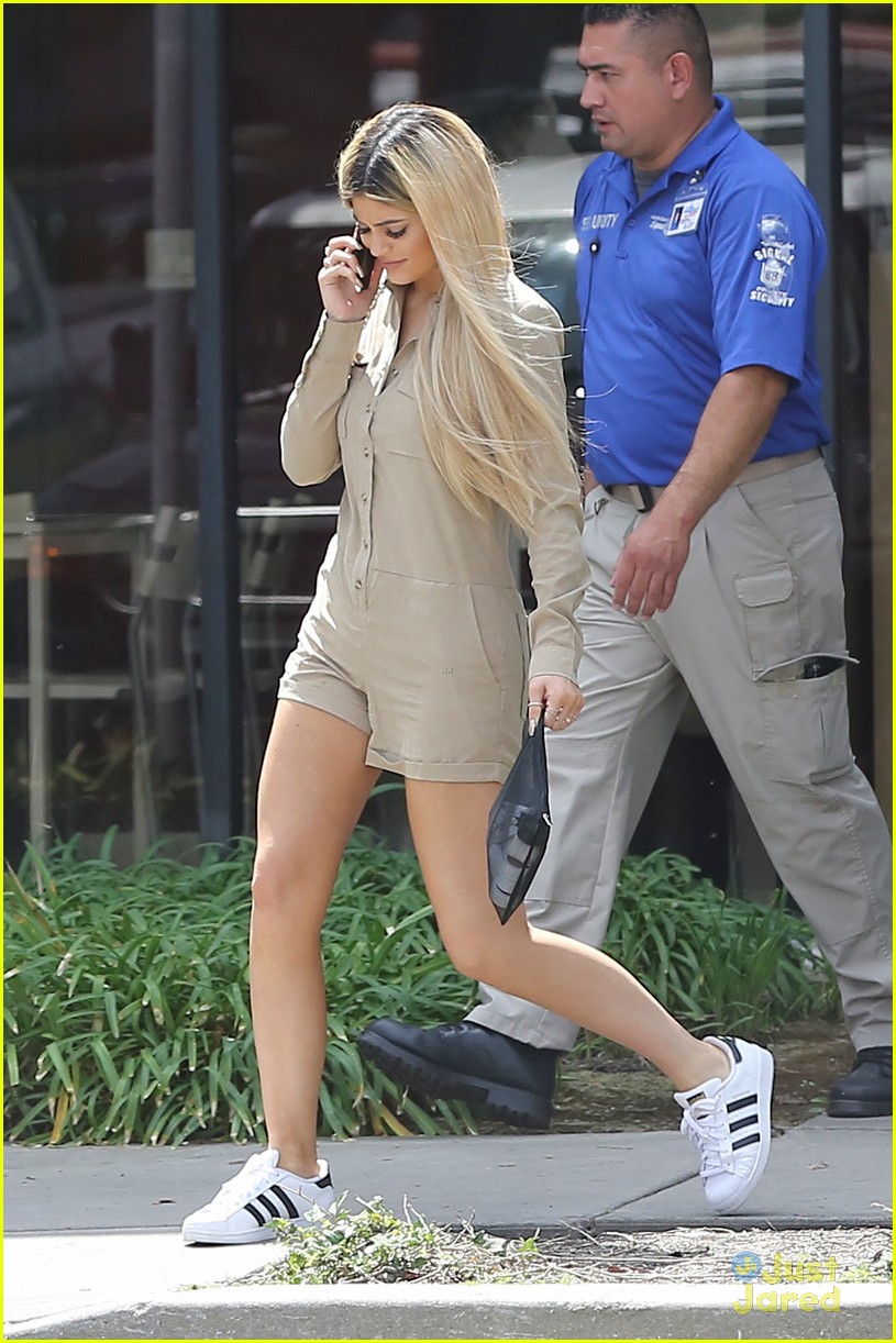 Full Sized Photo Of Kylie Jenner Steps Out As A Blonde For The First Time 14 Kylie Jenner 4495