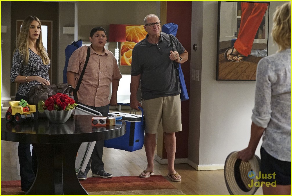 Full Sized Photo of modern family alex leaves for college stills 15