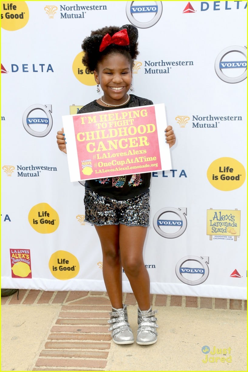 Full Sized Photo of nolan gould trinitee stokes alex lemonade stand