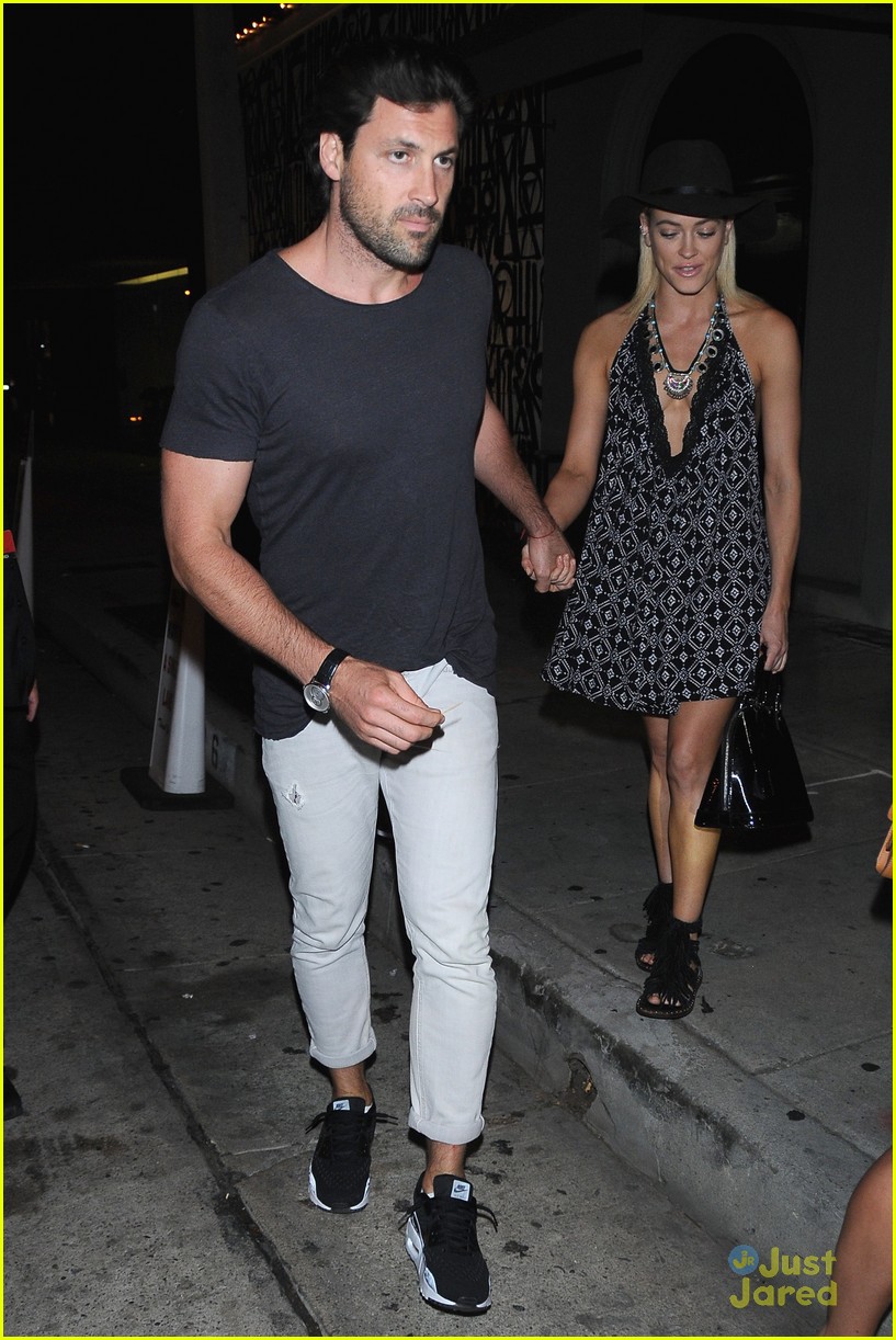 Peta Murgatroyd Has Dinner Date With Maksim Chmerkovskiy After