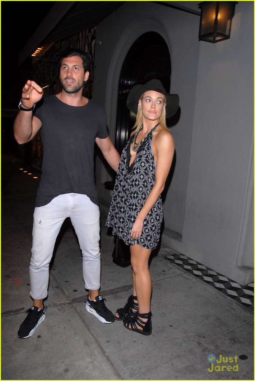 Peta Murgatroyd Has Dinner Date With Maksim Chmerkovskiy After