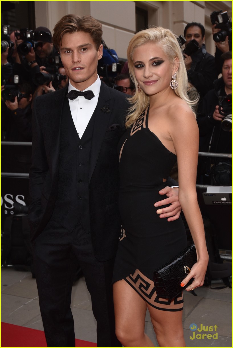 Full Sized Photo of pixie lott oliver cheshire gq men year awards 09