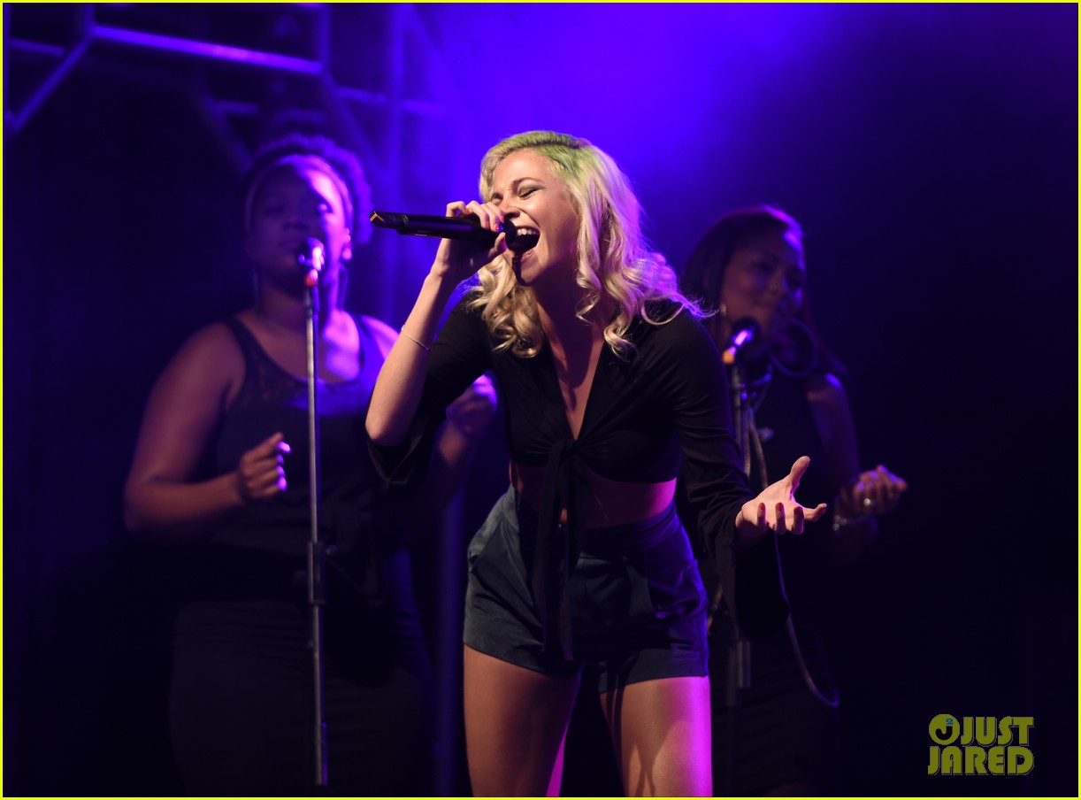 Full Sized Photo of pixie lott high hopes warrington festival 08