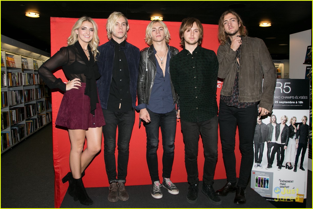 R5 Visit Venice Before Heading To Paris For Fan Meet & Greet | Photo ...