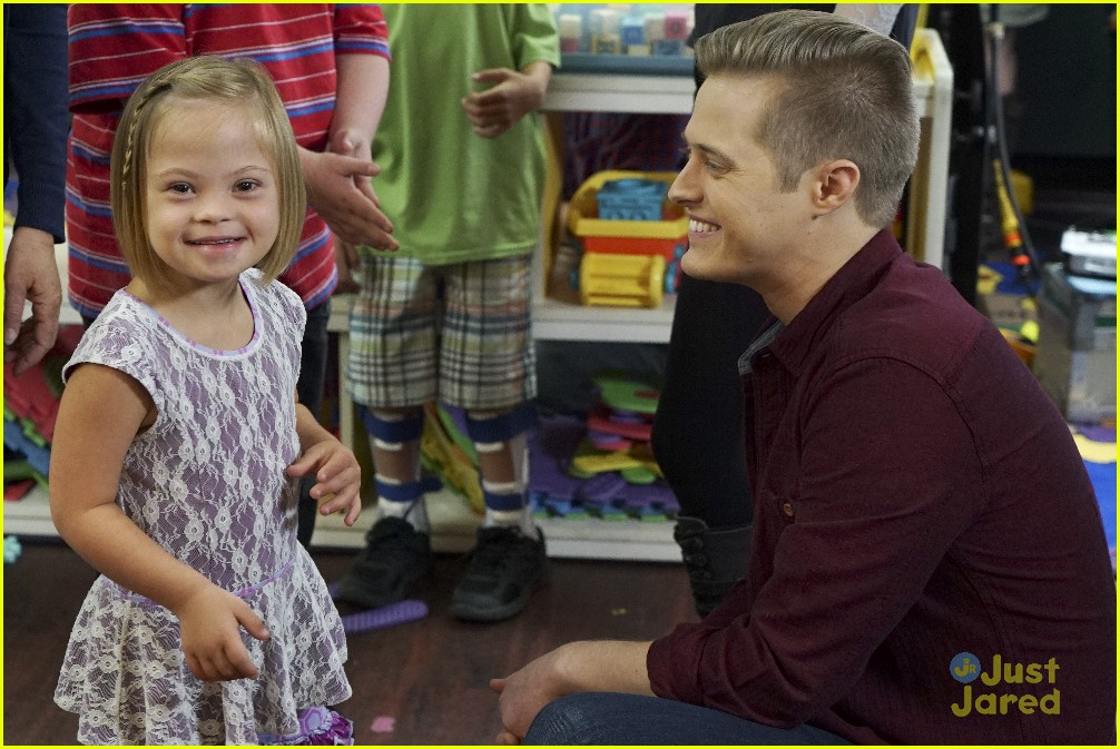 Bay Helps Toby Connect To Special Needs Kids In 'Switched At Birth