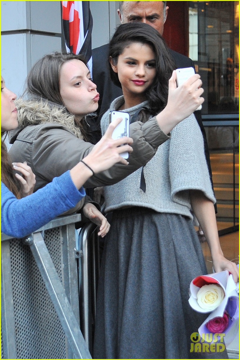 Selena Gomez Continues To Promote Revival In Paris Photo 871925 Photo Gallery Just Jared Jr