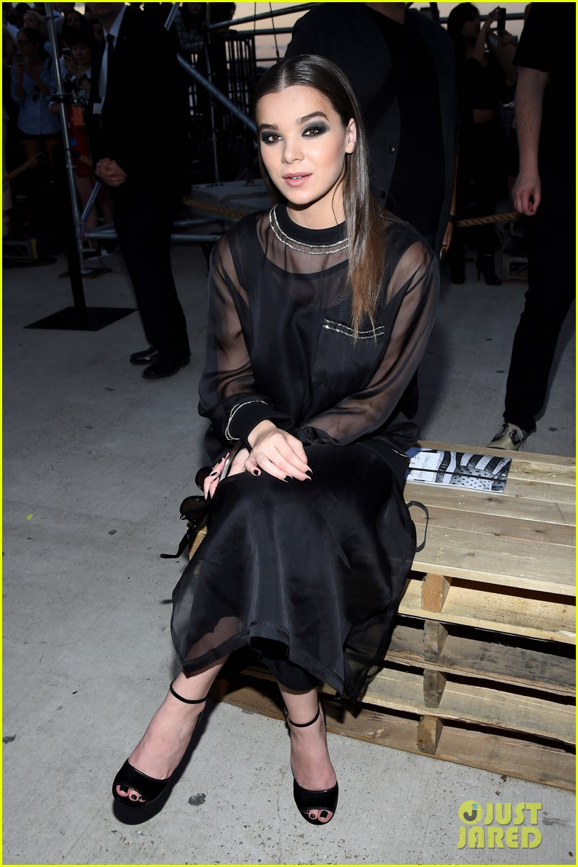 Hailee Steinfeld Goes Total Glam For Givenchy With Nicola Peltz Hailee Steinfeld Goes Total Glam For Givenchy With Nicola Peltz