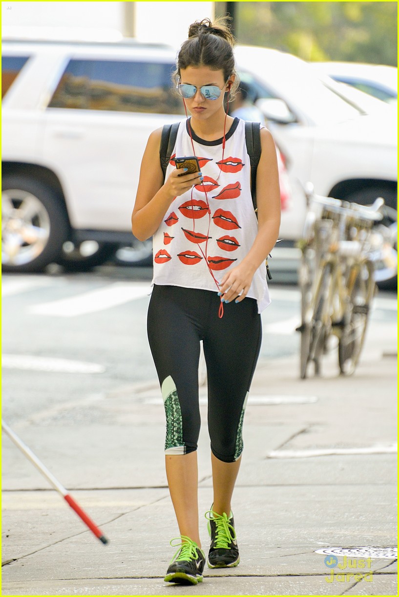 Full Sized Photo of victoria justice lips tee workout nyc 16 | Victoria
