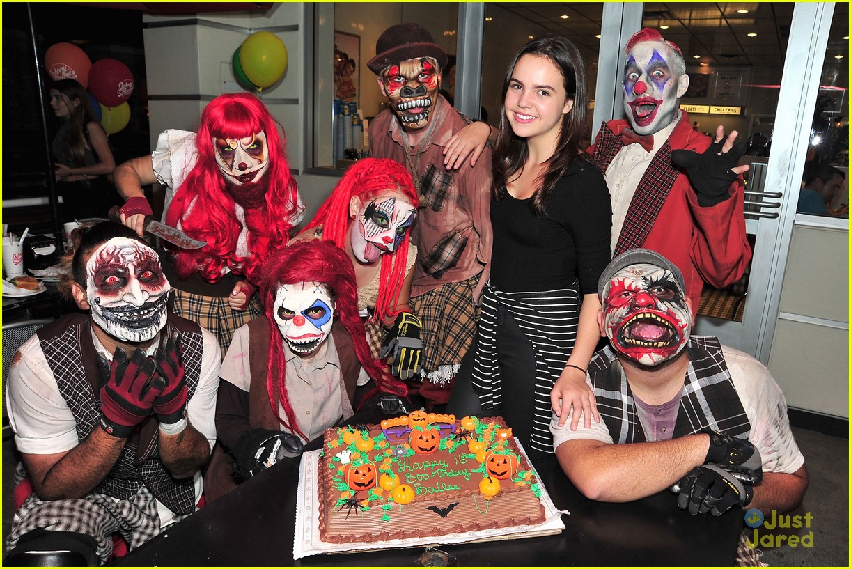 Full Sized Photo of selena gomez bailee madison birthday knotts scary