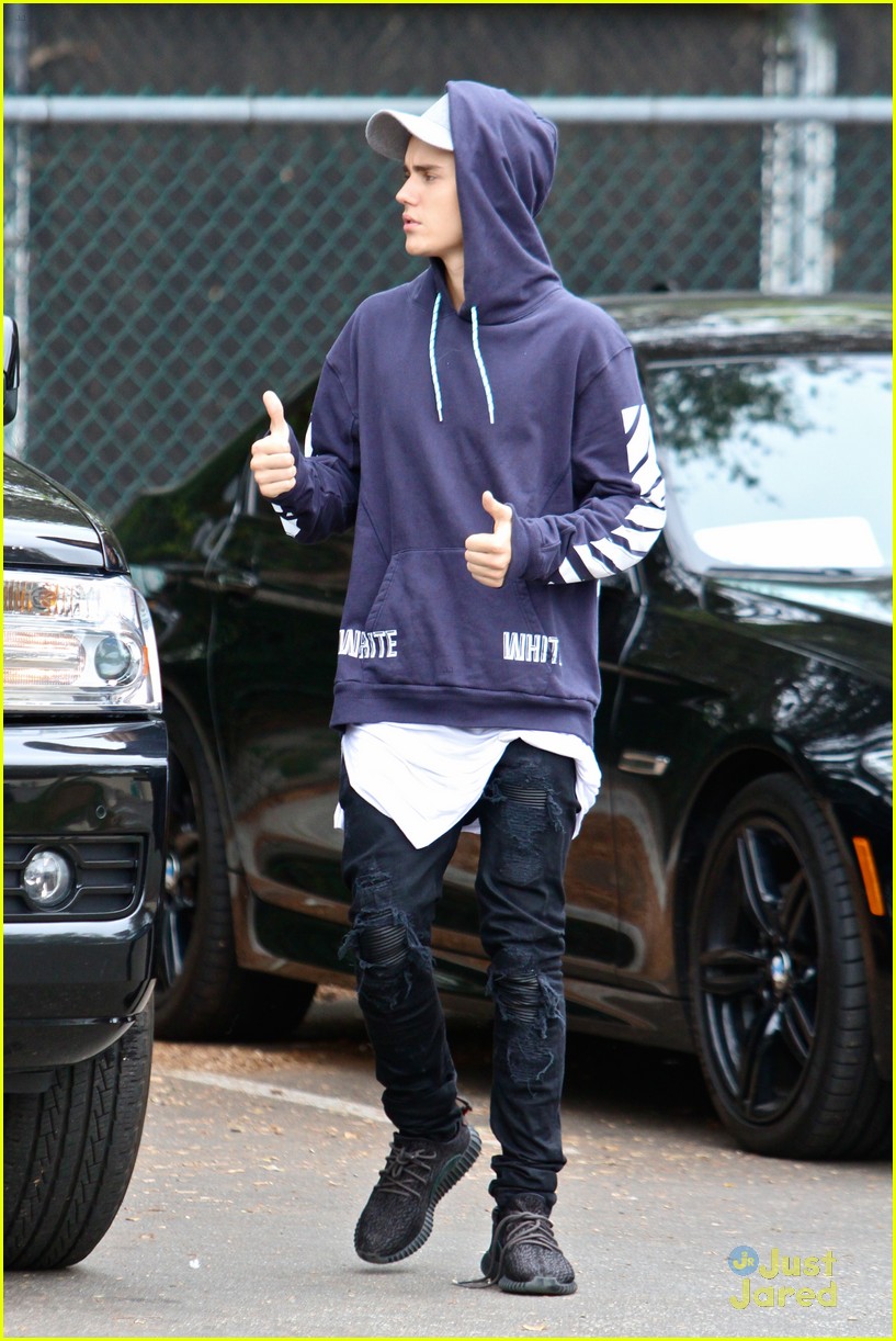 Justin Bieber Goes On Tweet Spree After Boarding In Los Angeles | Photo ...