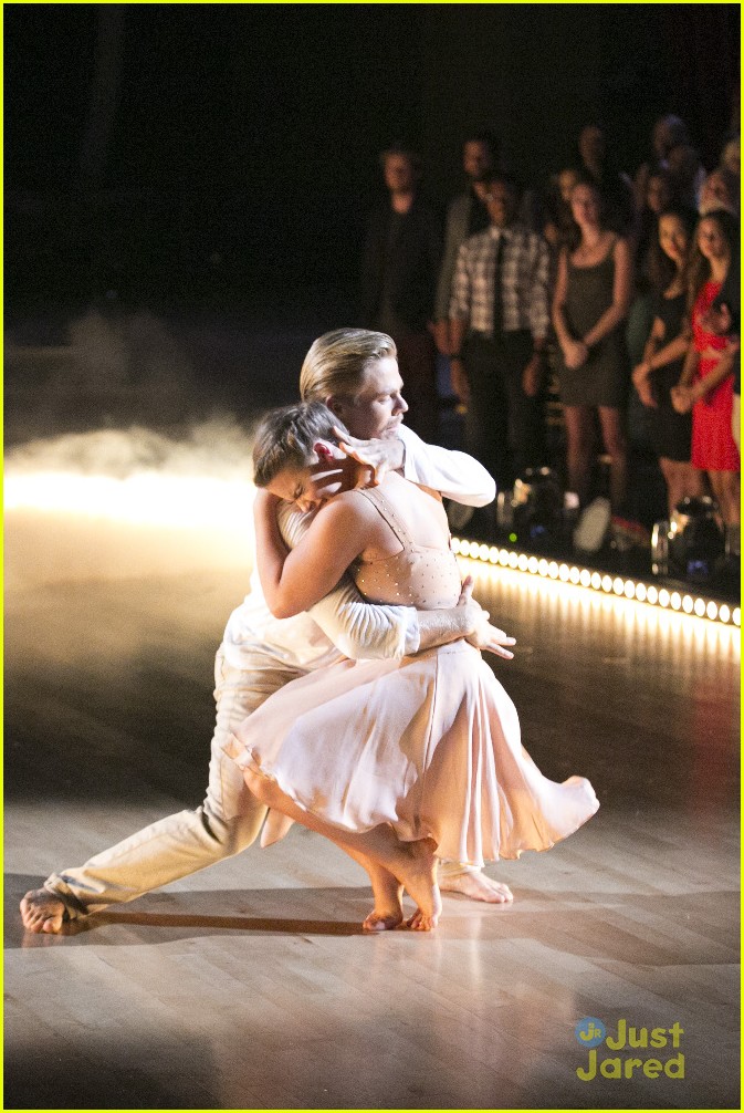 Bindi Irwin Delivers Touching Contemporary Dance For Her Dad Steve On