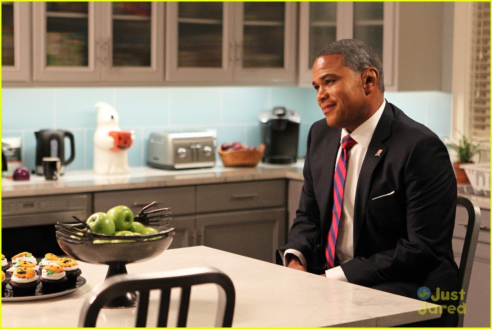 Full Sized Photo of blackish jack olanterned halloween episode stills ...