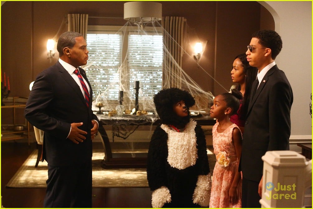 Full Sized Photo of blackish jack olanterned halloween episode stills