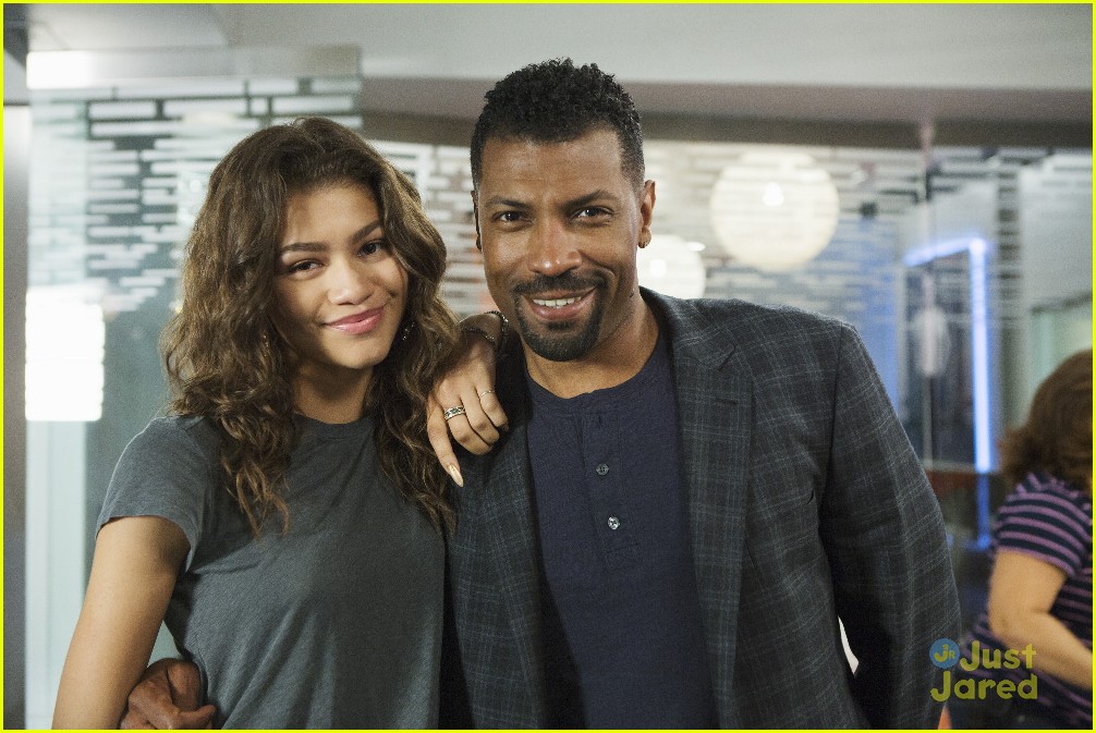 Full Sized Photo of zendaya guest star blackish tonight daddy day