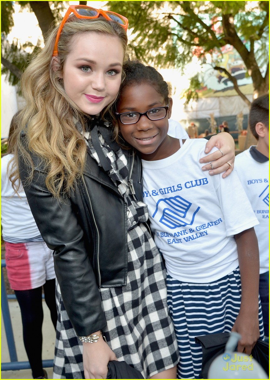 Brec Bassinger & Game Shakers Cast Celebrate Halloween With Nickelodeon