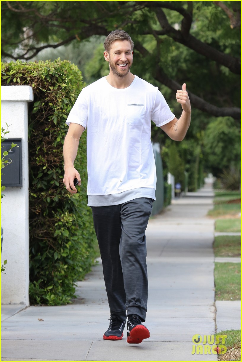 Full Sized Photo of calvin harris taylor swift concert miami 11