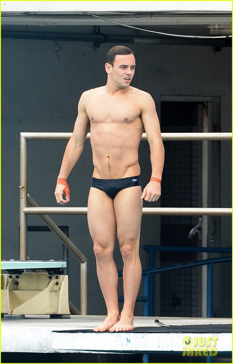 Tom Daley S Body Looks Ripped In His Speedo Photo 880634 Photo