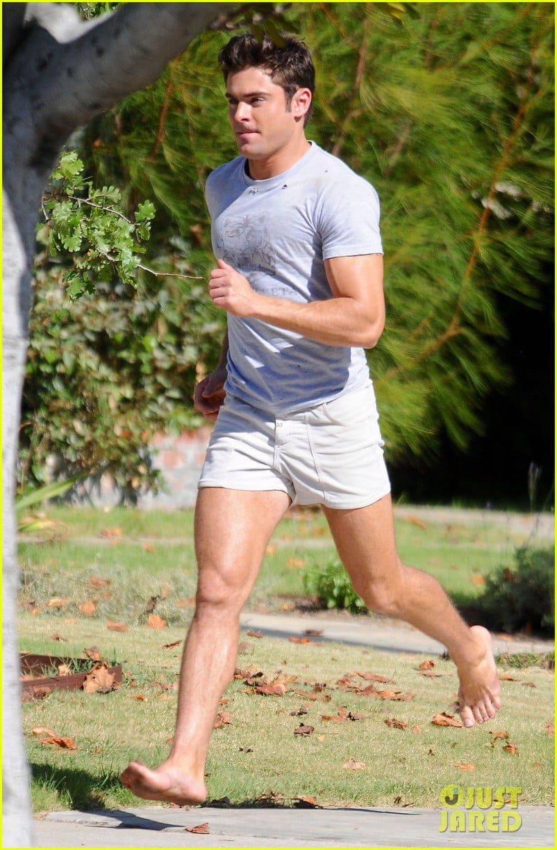 Zac Efron Films Neighbors 2 Scenes In Short Shorts Alongside Chloe Moretz Photo 884895 3150